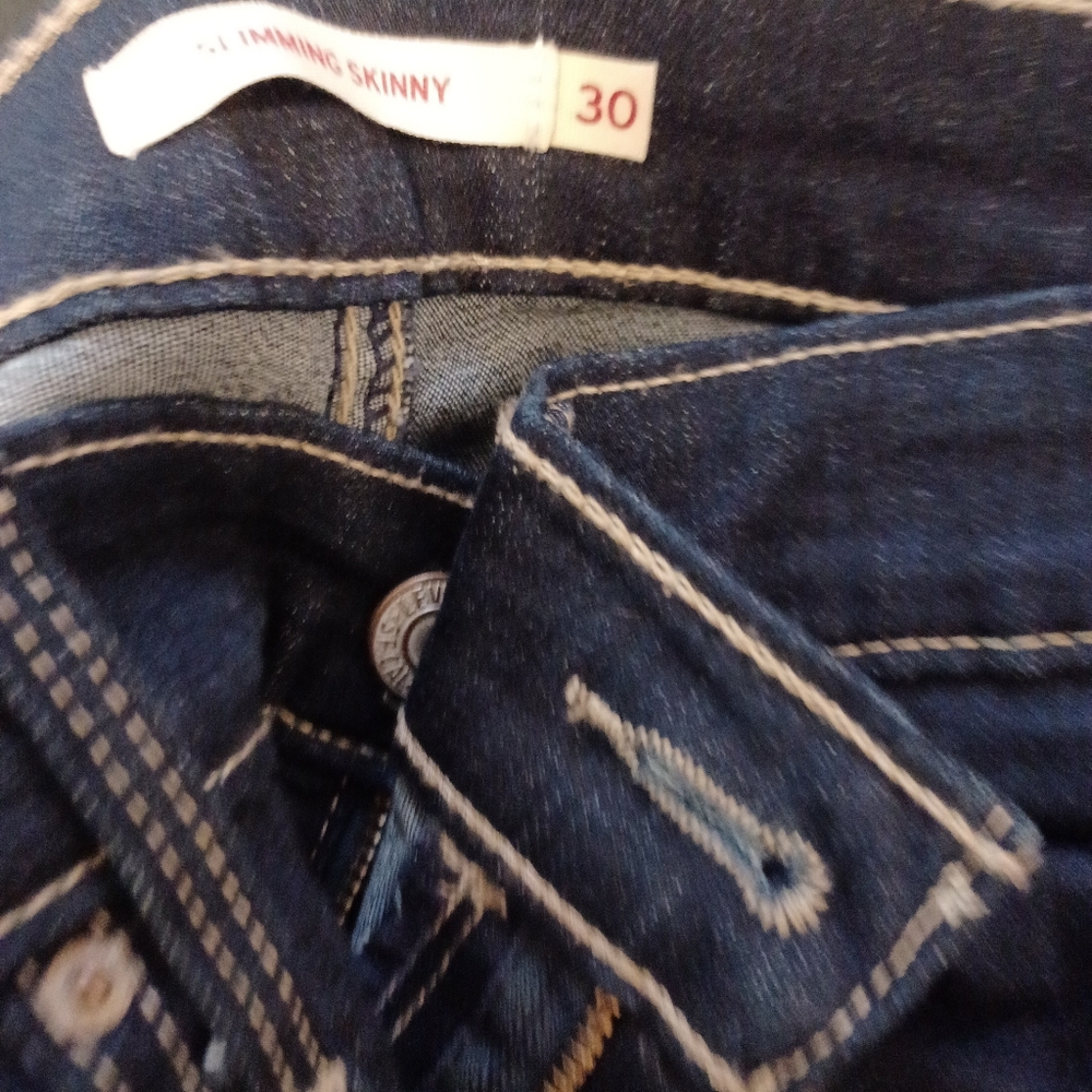 Levis skinnys